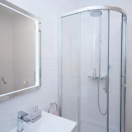 Two-bedroom With Garden Apartment