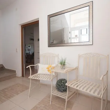 Apartment Two-bedroom With Garden *