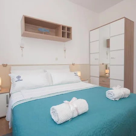 Colorful Two-bedroom * Kastela