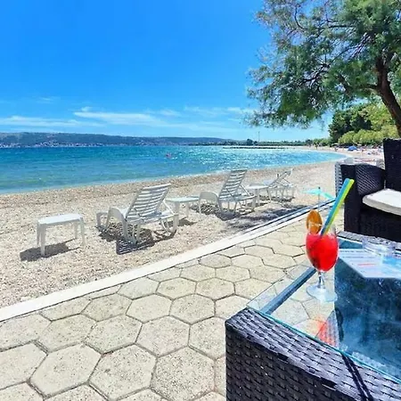 Two-bedroom With Garden * Kastela