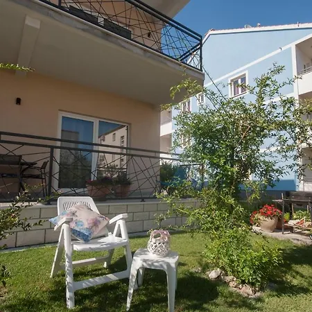 Two-bedroom With Garden Apartment Kastela
