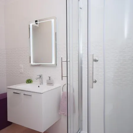 Colorful Two-bedroom Apartment Kastela