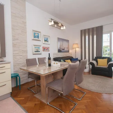 Colorful Two-bedroom Apartment