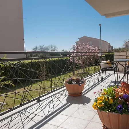 Two-bedroom With Garden Apartment *